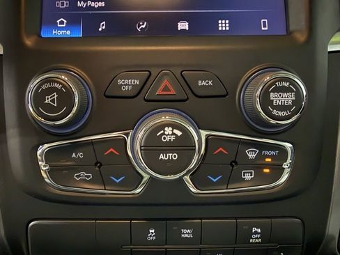 Used 2022 RAM 1500 Classic SLT w/ Electronics Convenience Group image 20