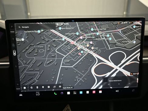 Used 2023 Tesla Model X AWD/4WD image 15