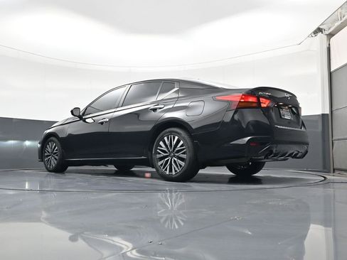 Used 2023 Nissan Altima 2.5 SV w/ SV Premium Package FWD image 20