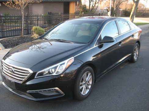 Used 2015 Hyundai Sonata SE FWD image 1