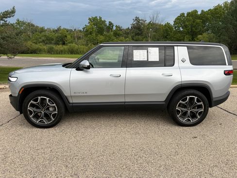 Used 2025 Rivian R1S Adventure AWD/4WD image 2