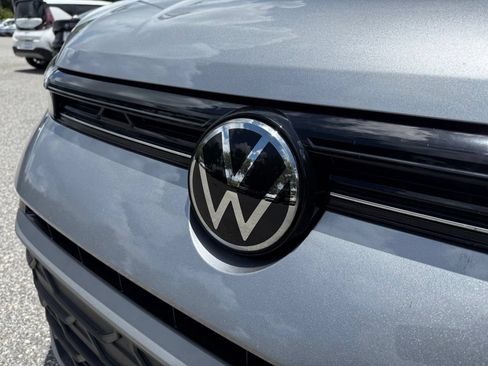 Used 2025 Volkswagen Taos S FWD image 5
