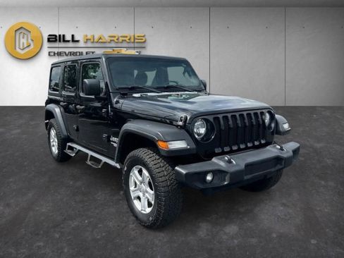 Used 2019 Jeep Wrangler Unlimited Sport S AWD/4WD image 3