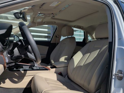 Used 2023 Audi A4 2.0T Premium w/ Convenience Package image 16