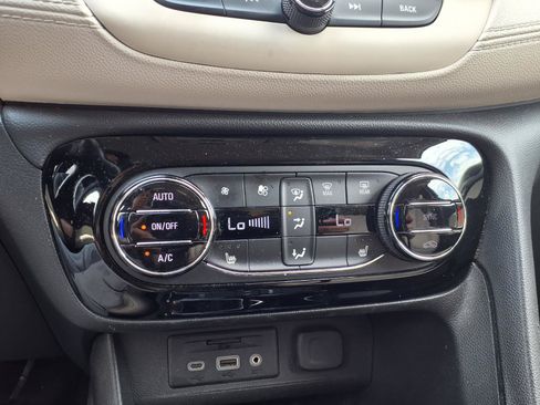 Used 2020 Buick Encore GX Essence w/ Advanced Technology Package FWD image 23