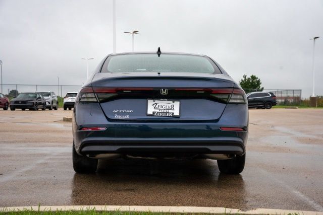Used 2025 Honda Accord SE image 6