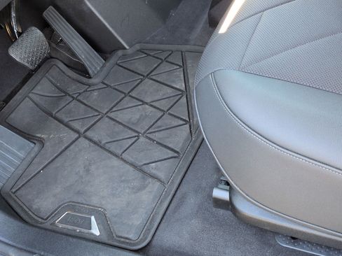 Used 2025 BMW iX M60 image 17