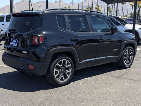 Used 2018 Jeep Renegade Latitude FWD image 2