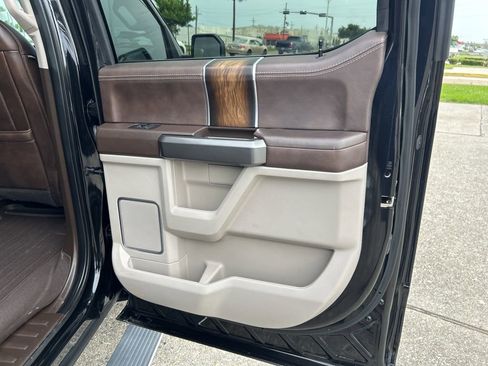 Used 2019 Ford F150 Limited w/ Trailer Tow Package image 23