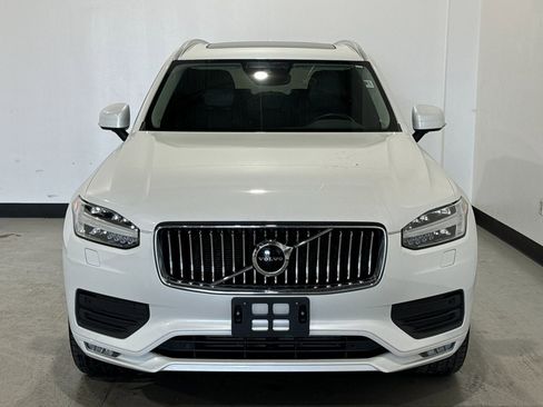 Used 2022 Volvo XC90 T5 Momentum image 11
