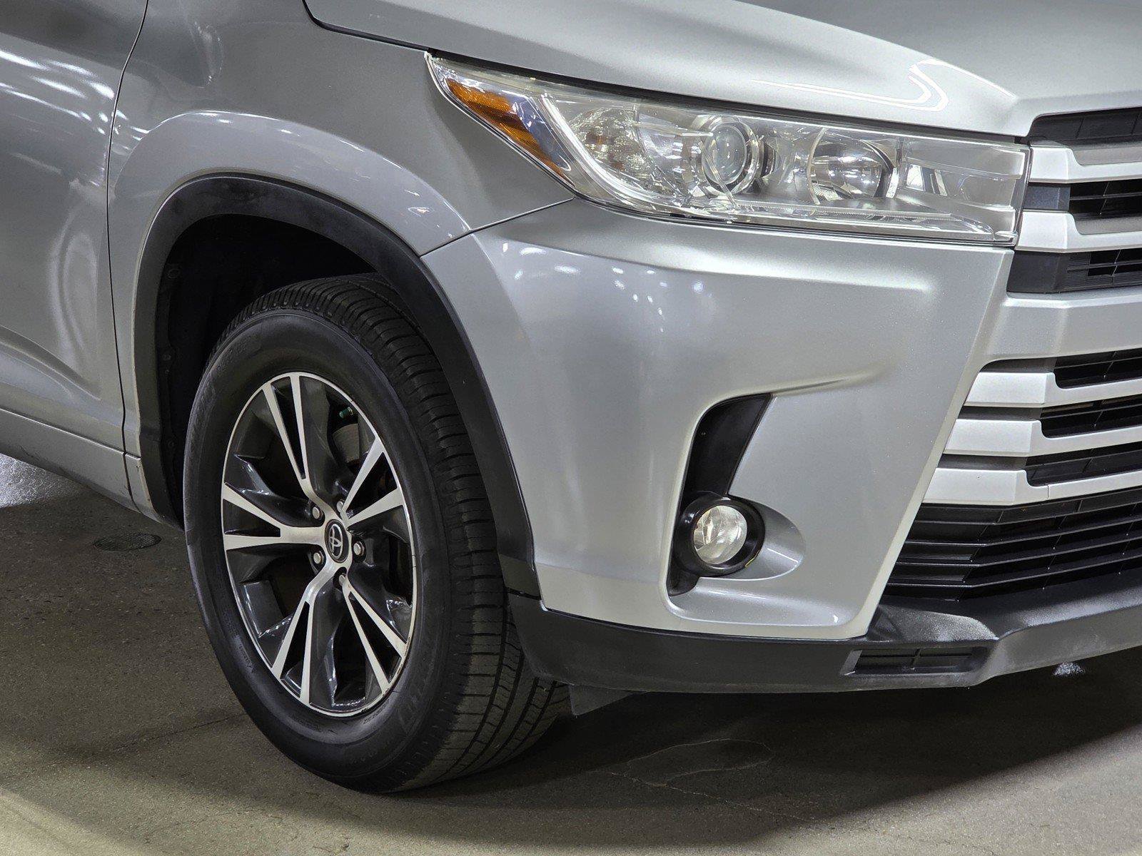 Used 2017 Toyota Highlander Plus FWD image 10