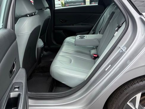 Used 2025 Hyundai Elantra Limited FWD image 21