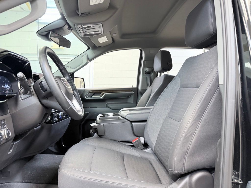 Used 2025 GMC Sierra 1500 SLE AWD/4WD image 15
