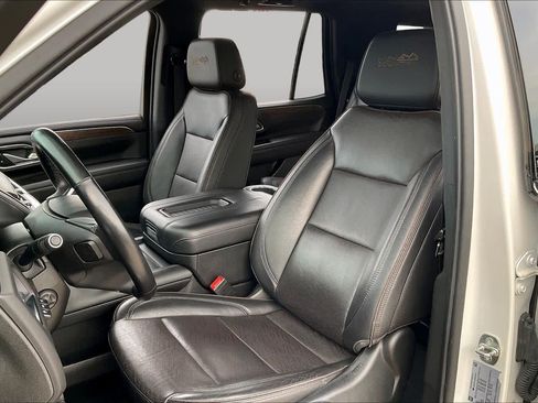 Used 2022 Chevrolet Tahoe High Country AWD/4WD image 8