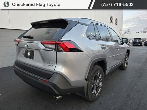 Used 2024 Toyota RAV4 XLE Premium image 7