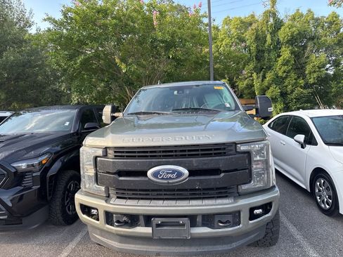 Used 2019 Ford F250 Lariat w/ Lariat Ultimate Package AWD/4WD image 2