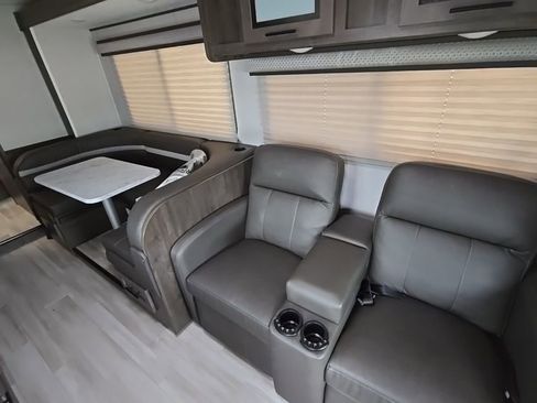 Used 2023 Ford E-450 and Econoline 450 Super Duty w/ Motorhome Prep Package image 20