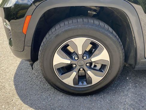 Used 2024 Jeep Grand Cherokee Limited 4xe image 7