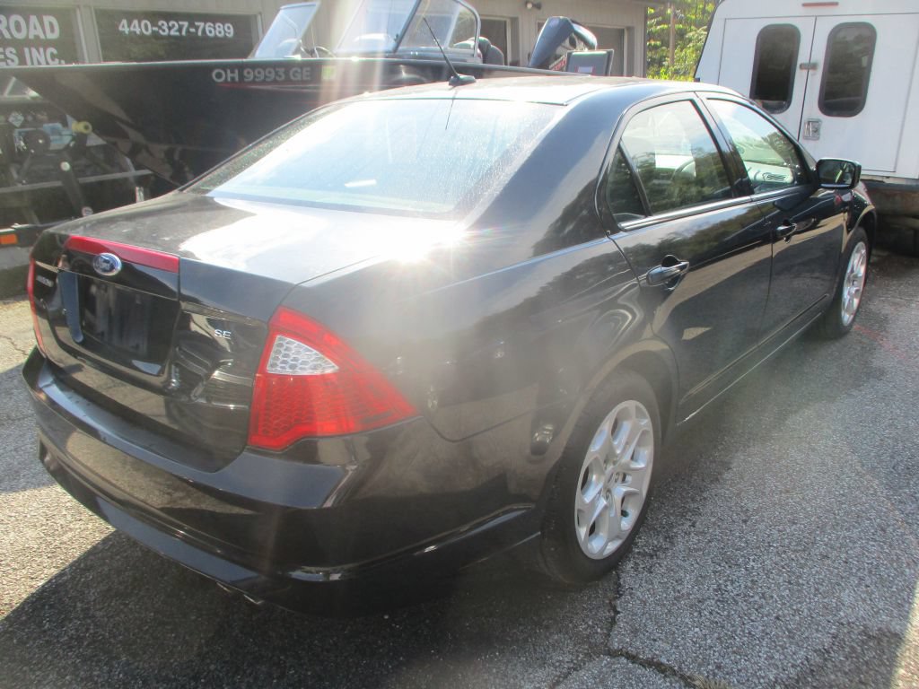 Used 2011 Ford Fusion SE FWD image 3