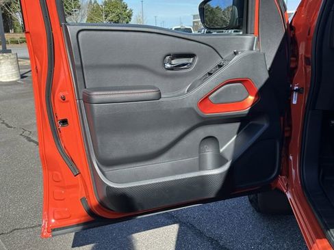 Certified 2025 Nissan Frontier PRO-4X w/ Interior Protection Package AWD/4WD image 12