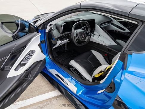 Used 2024 Chevrolet Corvette Stingray Premium Conv w/ Stealth Interior Trim Package image 32