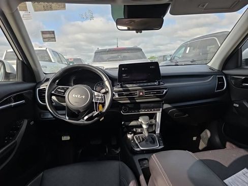 Used 2022 Kia Seltos SX w/ Sunroof Package AWD/4WD image 11