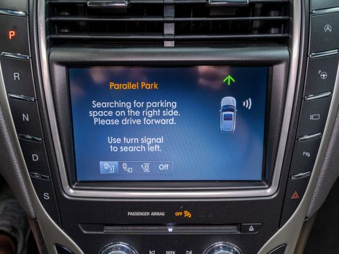 Used 2020 Lincoln Nautilus Reserve FWD image 22