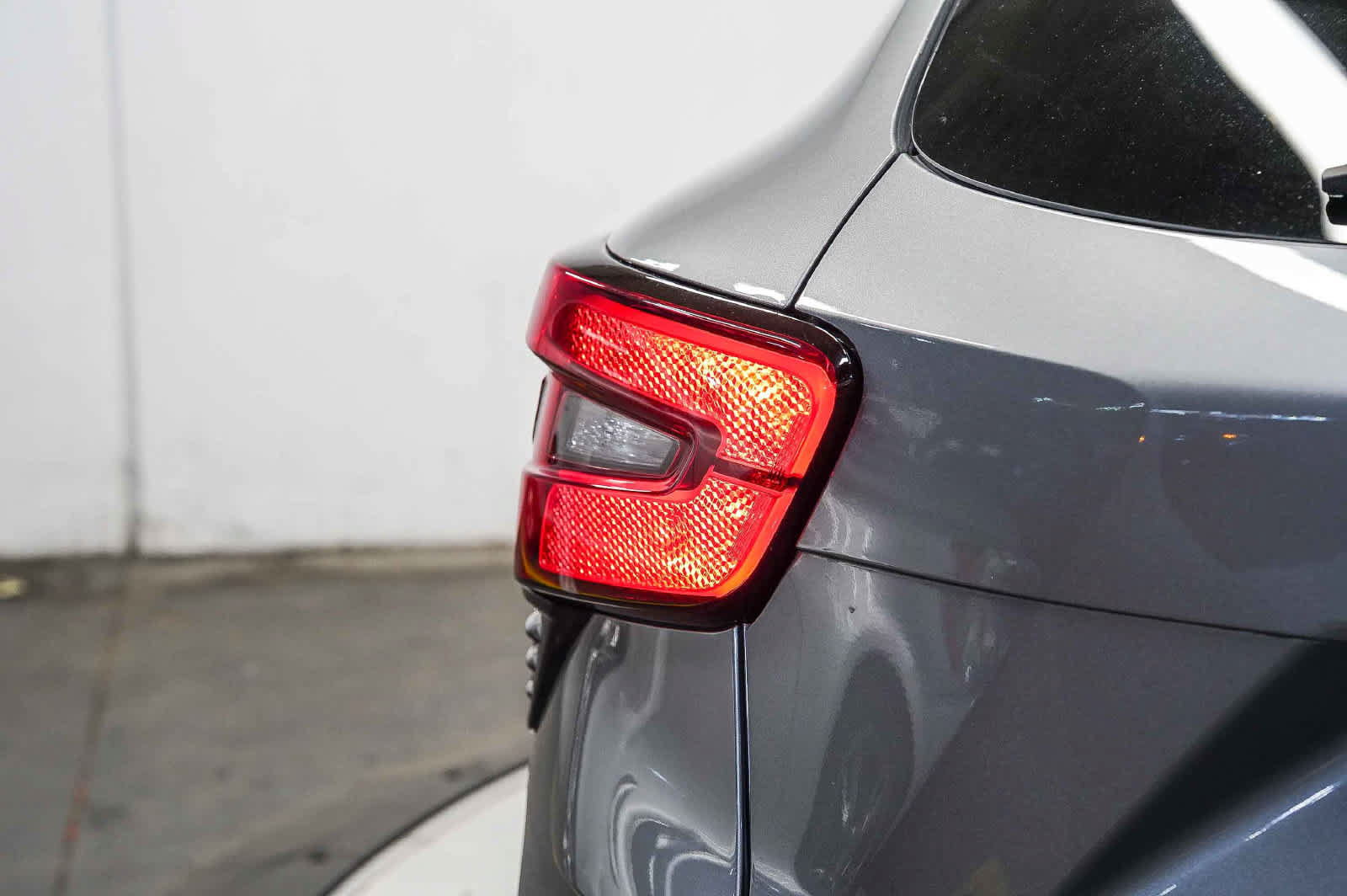 Used 2025 Chevrolet Trax LT FWD image 11