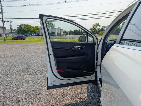 Used 2023 Kia Sportage EX AWD/4WD image 10