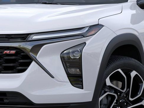 New 2026 Chevrolet Trax RS w/ Sunroof Package FWD image 10