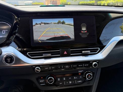 Used 2020 Kia Niro EX Premium FWD image 12