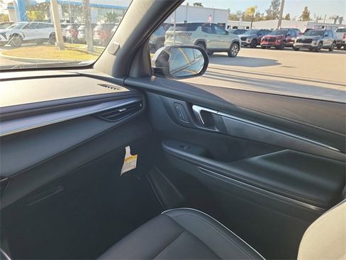 Used 2025 Buick Enclave Sport Touring image 13