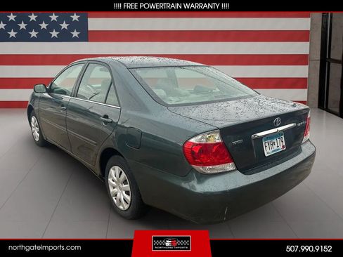 Used 2005 Toyota Camry XLE image 7