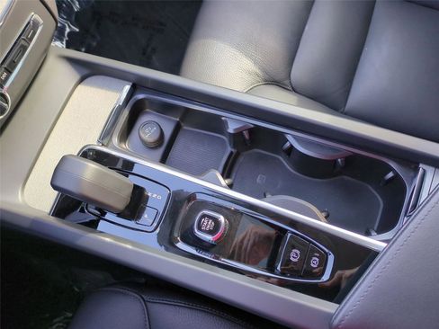 New 2026 Volvo XC60 B5 Plus w/ Climate Package image 13