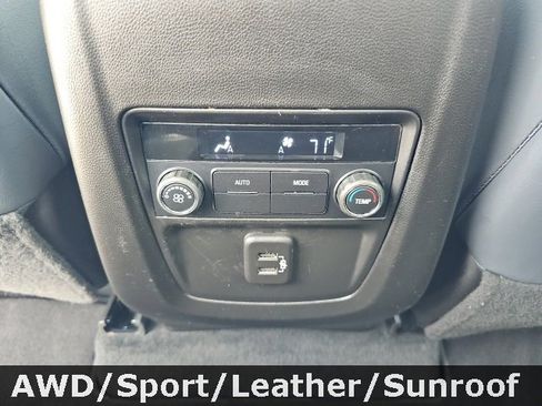 Used 2022 Buick Enclave Essence w/ Experience Buick Package image 31