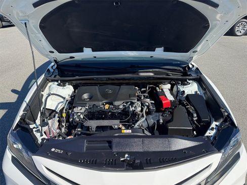 Used 2024 Toyota Camry SE image 19