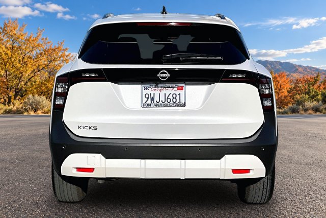 Used 2026 Nissan Kicks SV FWD image 5