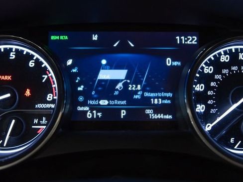 Used 2020 Toyota Camry XLE image 17