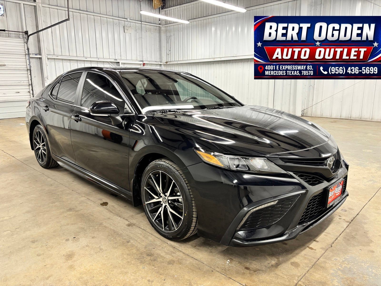 Used 2024 Toyota Camry SE FWD image 1