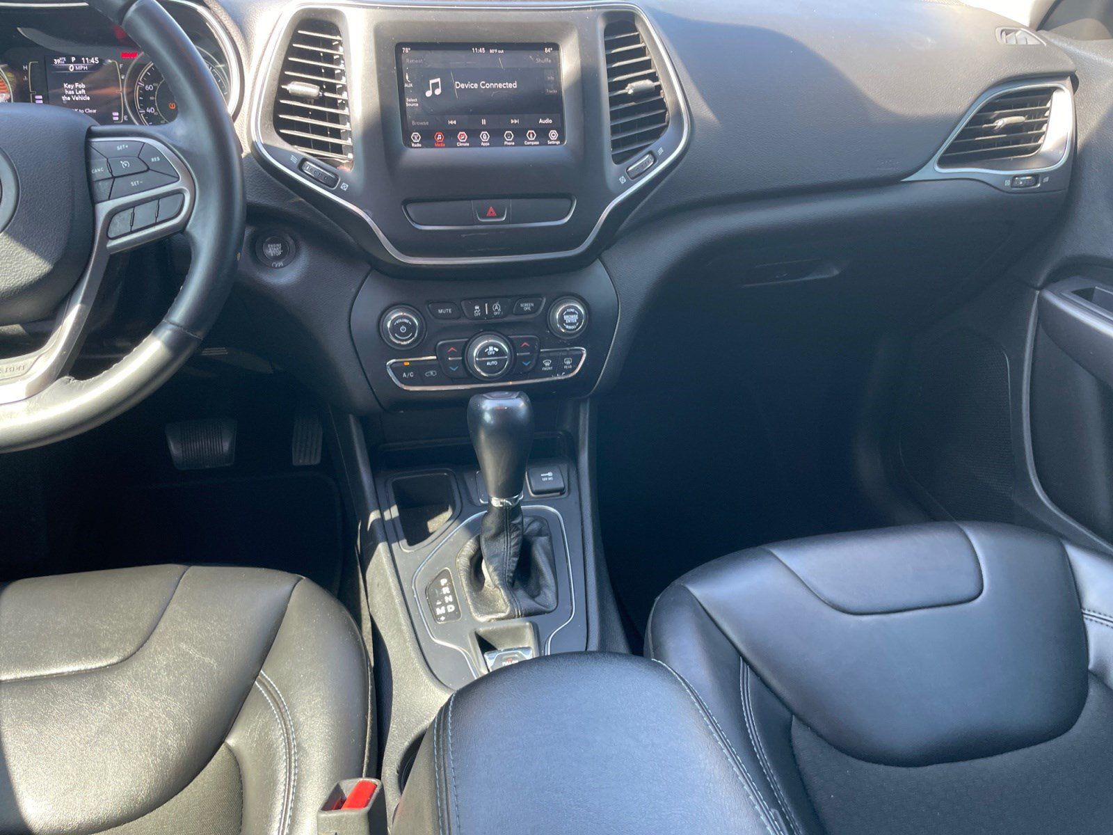 Used 2019 Jeep Cherokee Latitude Plus w/ Comfort/Convenience Group FWD image 11