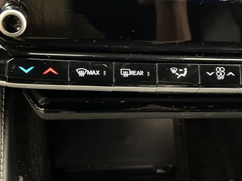 Used 2024 Jeep Wagoneer Series II w/ Flexible Seating Group RWD image 65