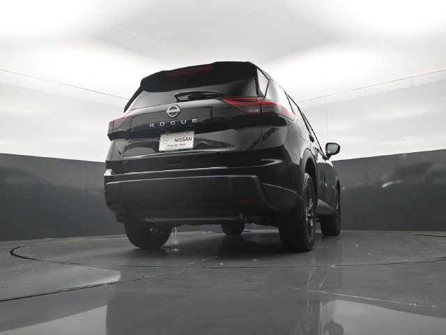 Certified 2026 Nissan Rogue SV FWD image 38