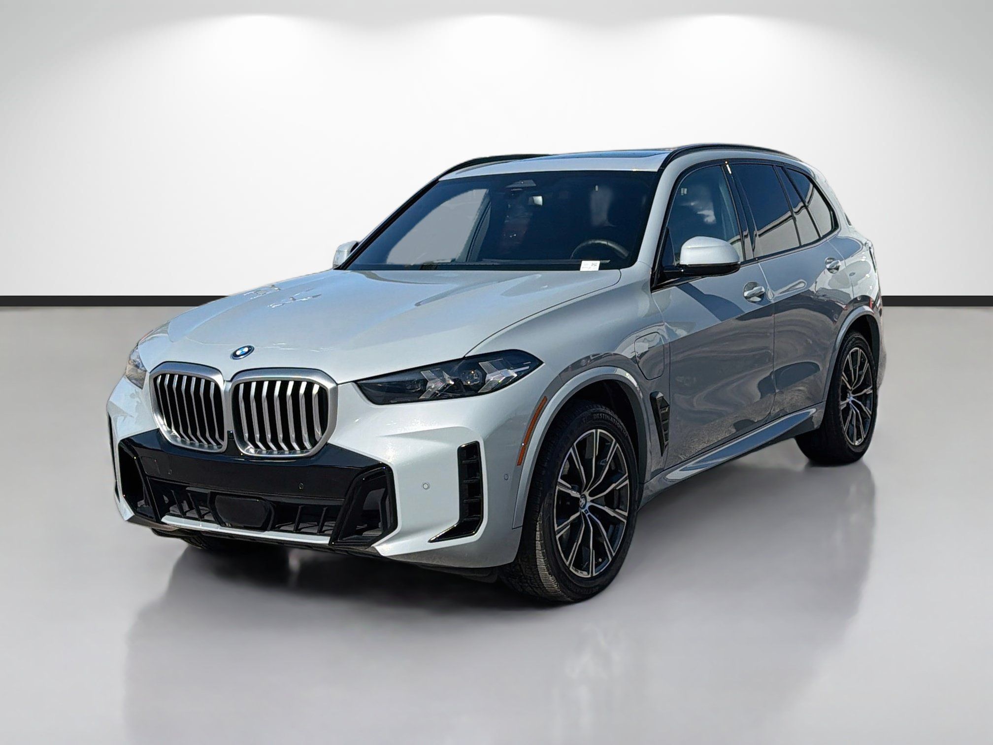 Used 2024 BMW X5 xDrive50e w/ M Sport Package AWD/4WD image 7
