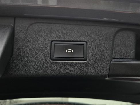 Used 2024 Volkswagen Atlas SE image 26