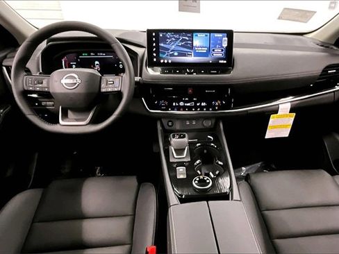 New 2025 Nissan Rogue SL w/ Tech Package image 5