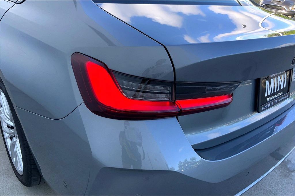 Used 2023 BMW 330i Sedan w/ Parking Assistance Package RWD image 27