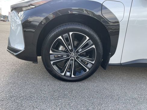 Used 2025 Toyota bZ4X AWD w/ Weather Package image 9