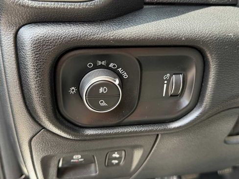Used 2022 RAM 1500 Big Horn AWD/4WD image 16