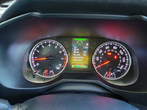 Used 2021 Toyota RAV4 LE image 34