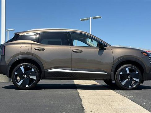 New 2026 Nissan Kicks SR FWD image 3